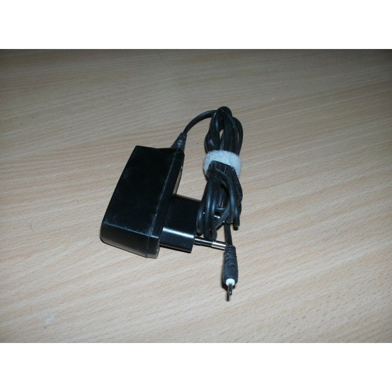 ALIMENTATORE CARICABATTERIA PER TELEFONO CELLULARE NOKIA AC-8E USATO  lrx