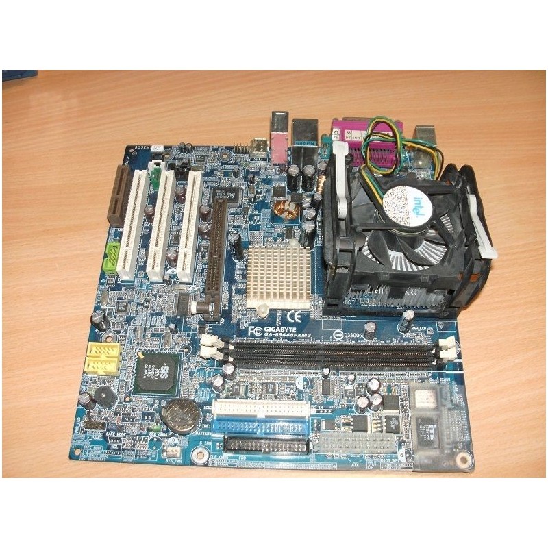 SCHEDA MADRE MOTHER BOARD GIGABYTE GA-8S648FXM2 CON VENTOLA E SL7C4 USATO lrx