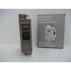 INTERRUTTORE AUTOMATICO MAGNETOTERMICO UNIPOLARE 220V AVE  nuovo agx